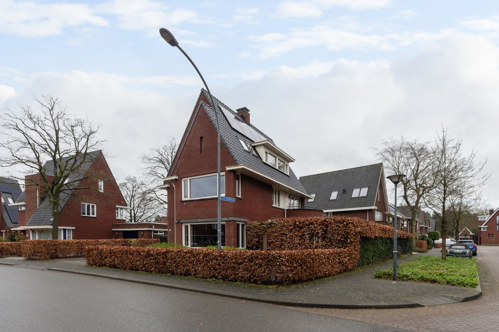 Bekijk foto 1/4 van house in Oosterhout