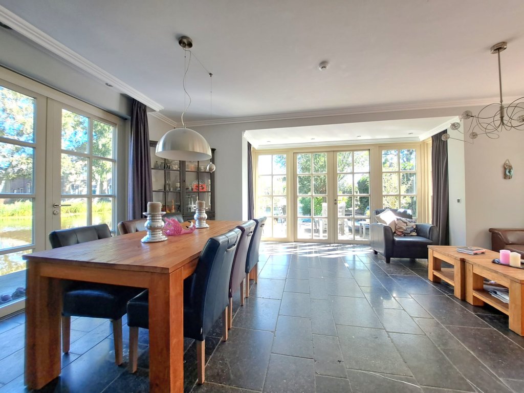 Family home in Bleskensgraaf Ca