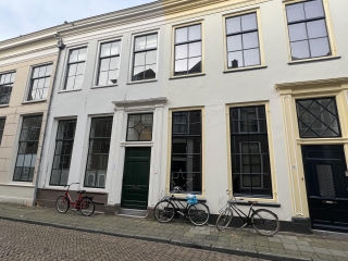 studios for rent on Bloemendalstraat